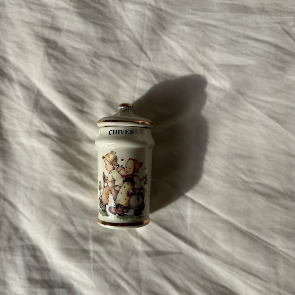 Mj Hummel Spice Jars - 7 - Picture 4 of 9